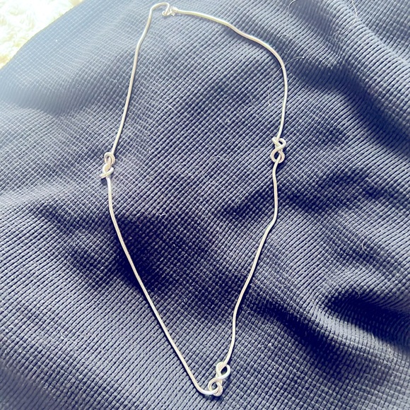Women’s silver designer necklace - Picture 3 of 3
